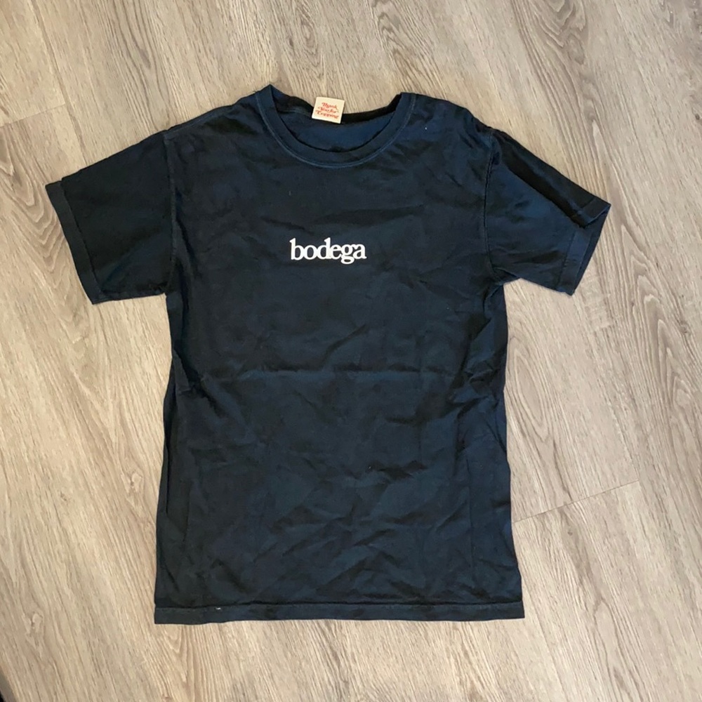 Small black Bodega LA tee. Y2K design.